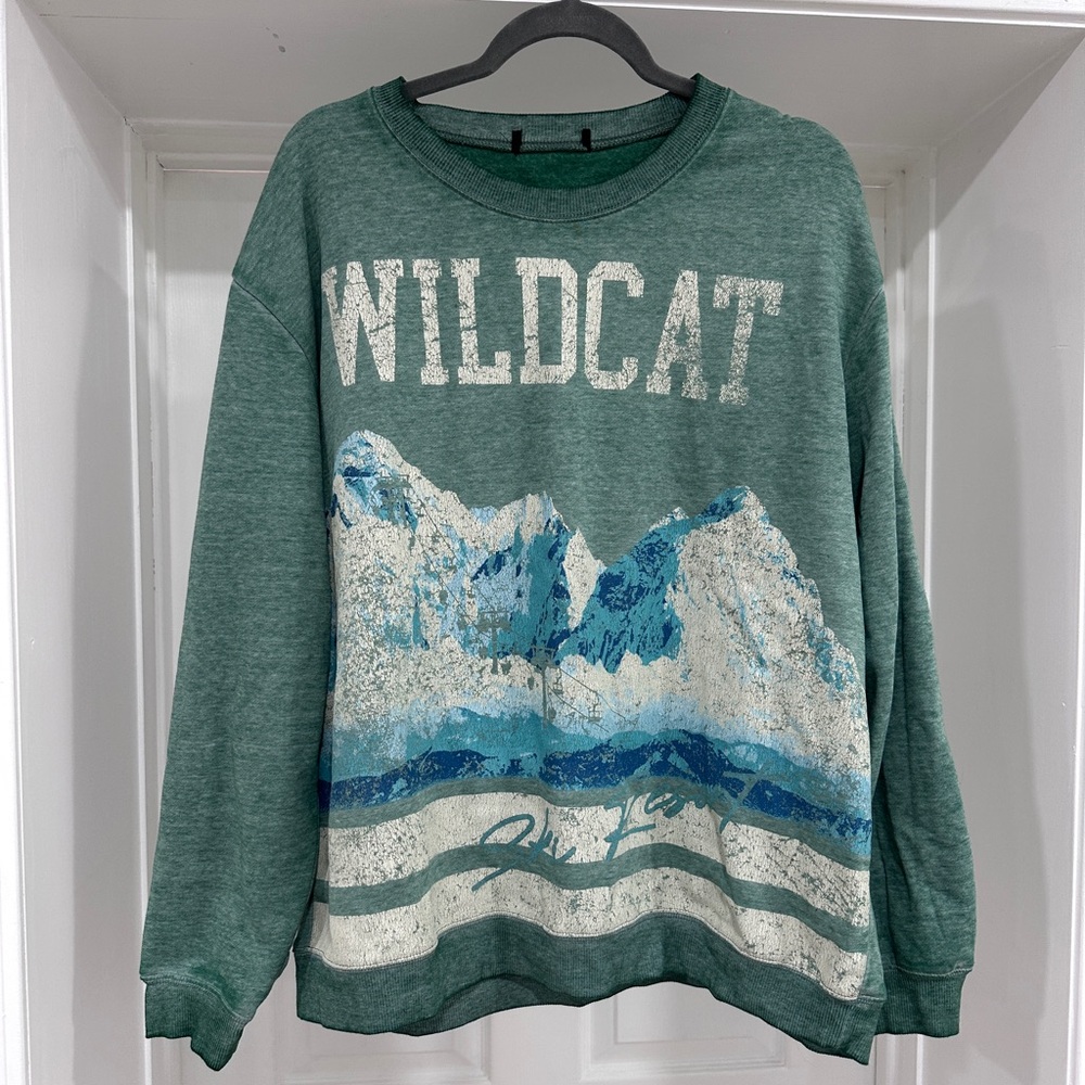 Sweatshirt